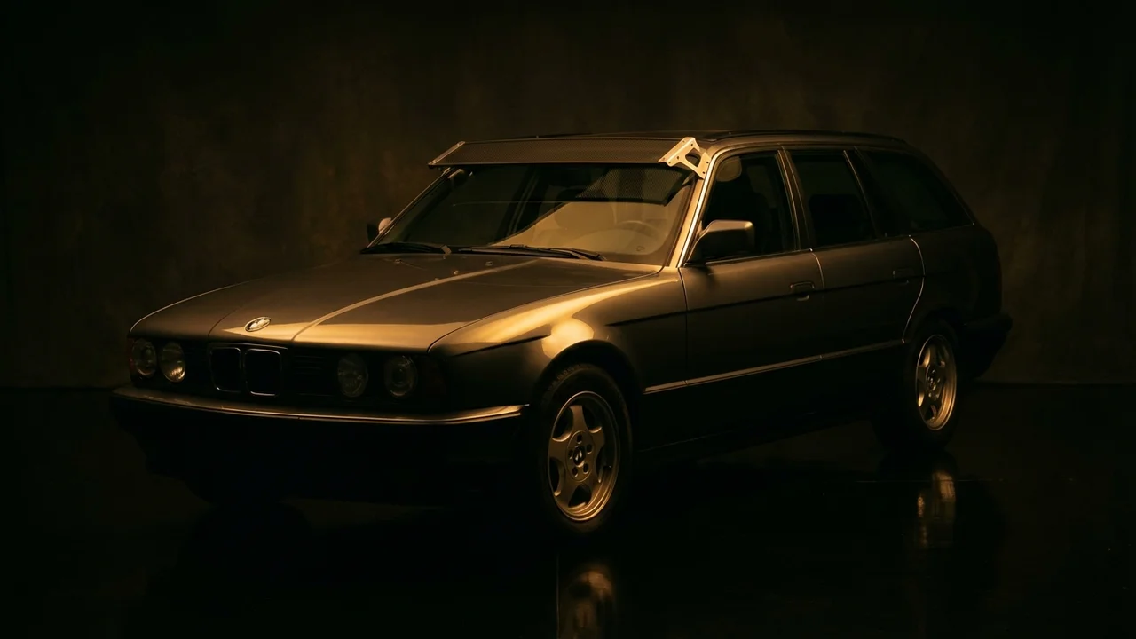 BMW 525iT Car Windscreen Sunvisor - 1