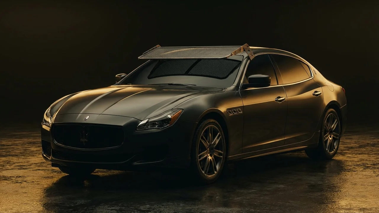 Iveco Z450T Car Windscreen Sunvisor - 1