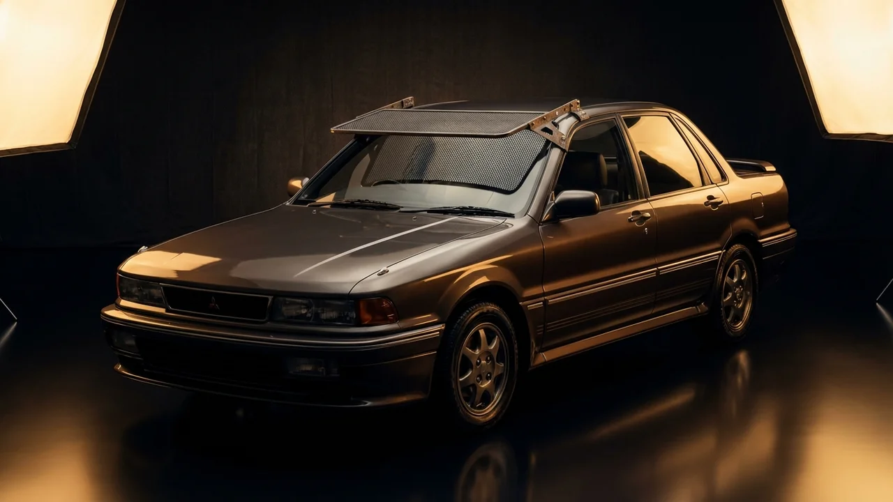 Mitsubishi Galant Car Windscreen Sunvisor - 1